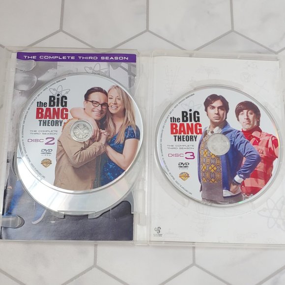 Big Bang Theory TV Series-Seasons 1-4. 13 DVD Set in Excellent Used Condition. - Picture 12 of 14